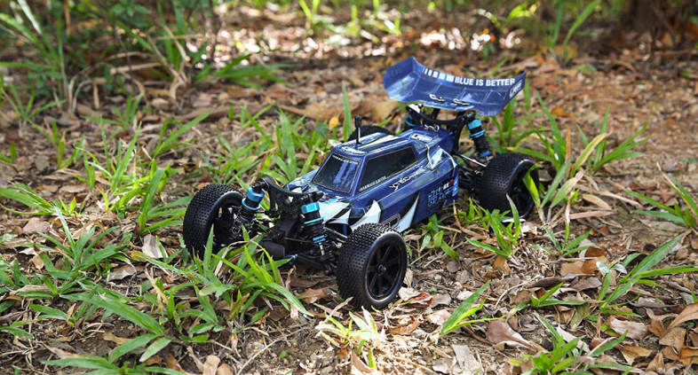1:10 4WD Off-road RC Truck RTF 3650 3300KV Brushless Motor / 45A Splash-proof ESC / 3.5kg Standard Servo 