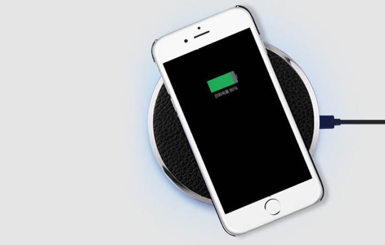 Nillkin Magic Disk Third Generation Qi Wireless Charger Transmitter Lichee Emboss PU Pad Round Design Launcher with Round Indicator Light