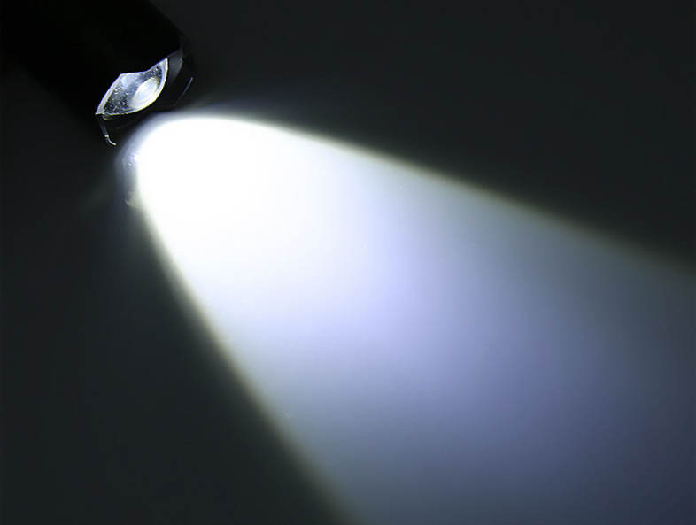 AloneFire 3W XPE LED Zoomable Mini Flashlight 3 Modes Waterproof Lamp