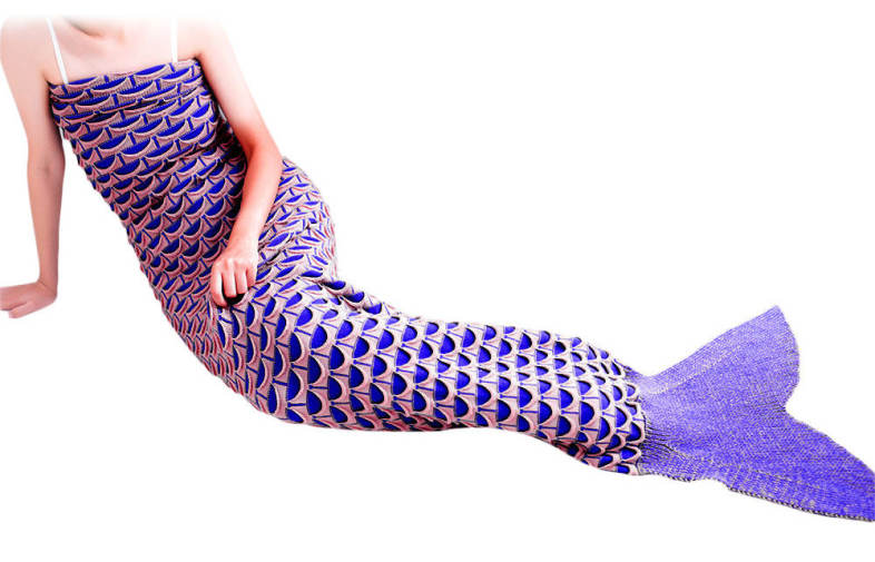 Sweet Mermaid Shape Geometric Design Small Pocket Pattern Blanket