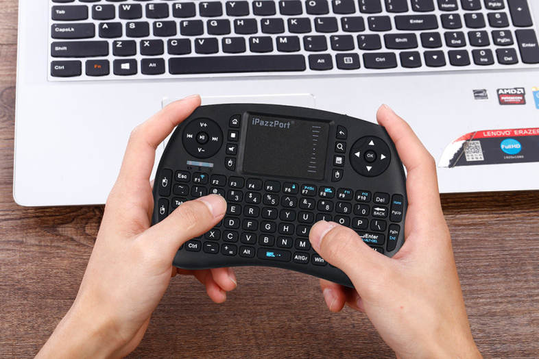 iPazzPort KP - 810 - 21S 2.4GHz RF Wireless Hand-held Keyboard Touchpad