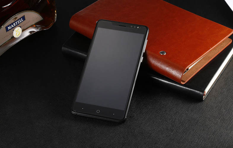 Bluboo D1 3G Smartphone 5.0 inch Android 7.0 MTK6580A Quad Core 1.3GHz 2GB RAM 16GB ROM Fingerprint Scanner Dual Rear Cameras