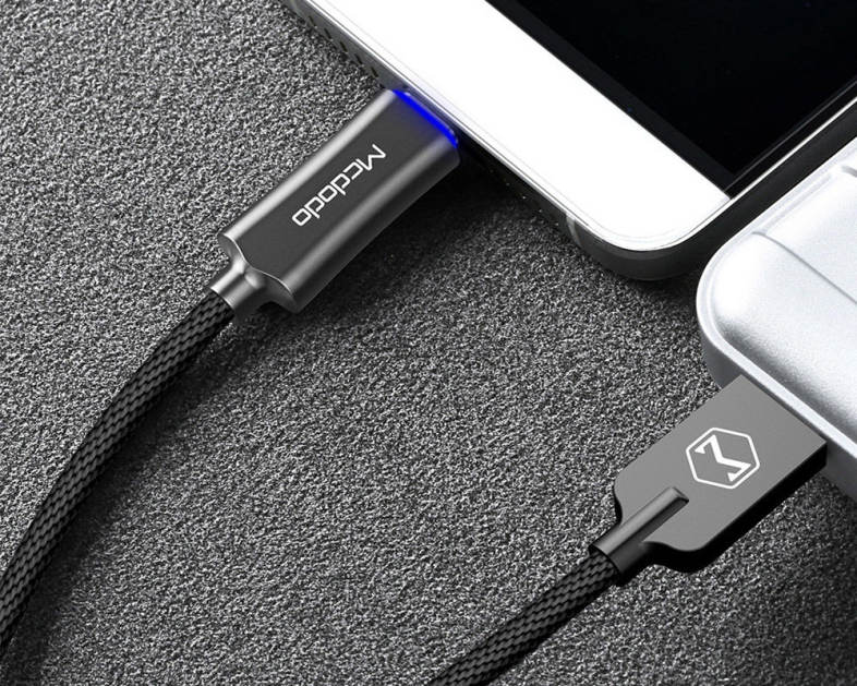 MCDODO CA - 288 Knight Series QC 3.0 Type-C Auto Disconnect Transfer Data Synchronization Charging Cable 1M